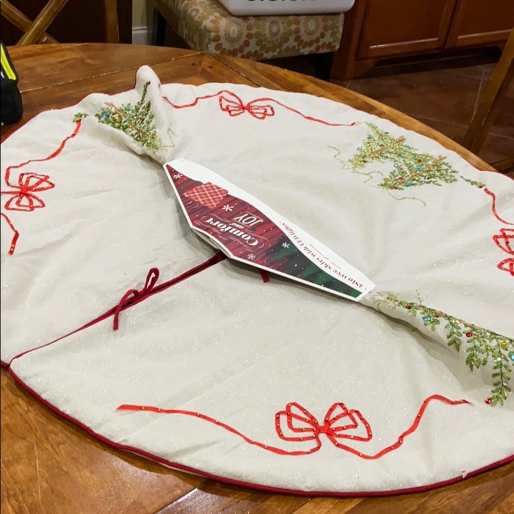 48 inch tree skirt with LED lights- Christmas